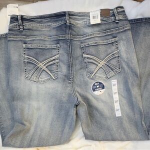 Wallflower The Luxurious Curvy Fit Bootcut Jeans Size 22w Women's